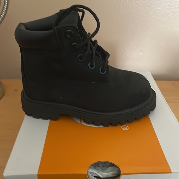 Black timberland 6 in/Toddler worn 1 once never worn after cleaned by offical - Picture 5 of 10